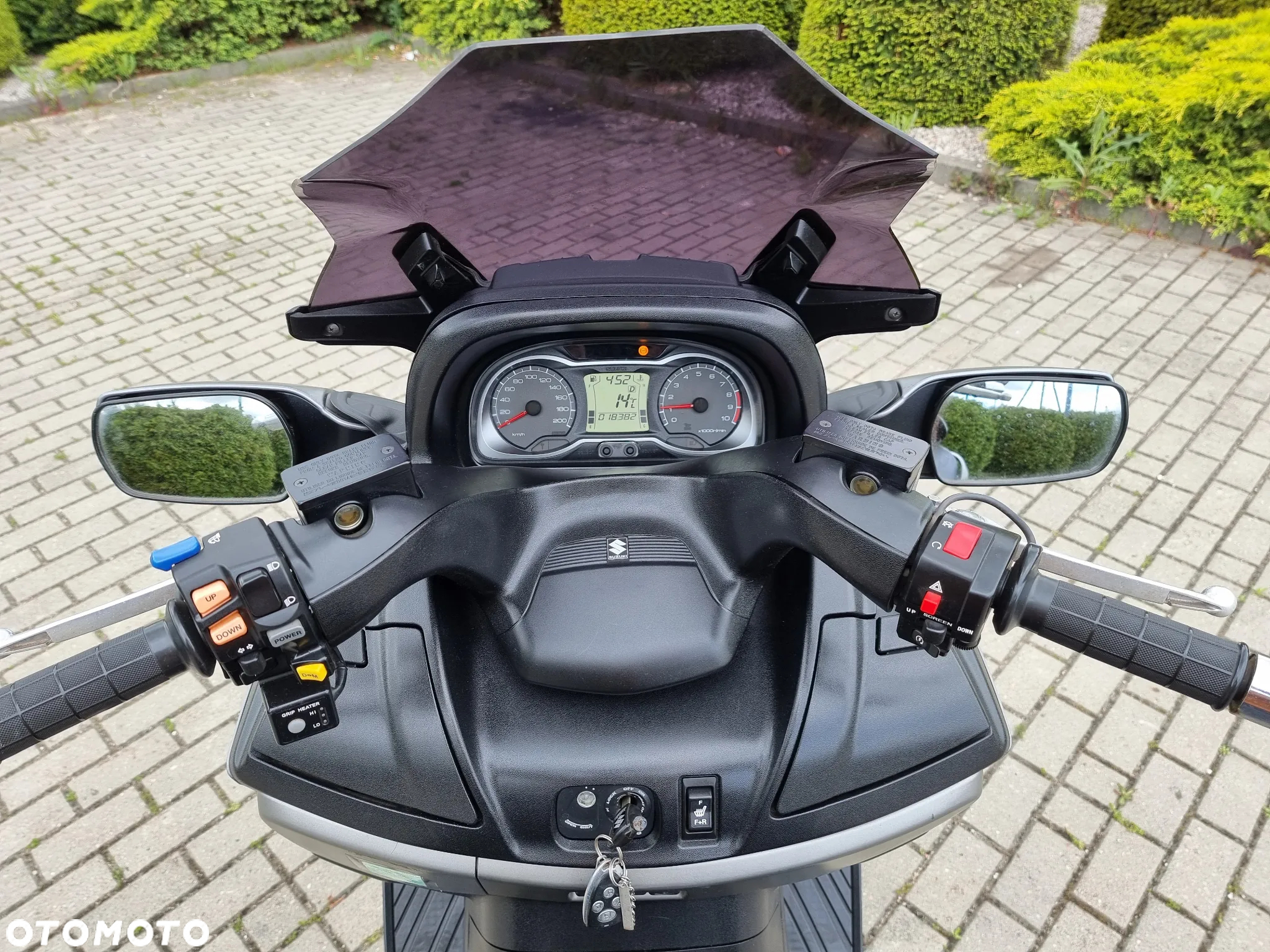 Suzuki Burgman - 6