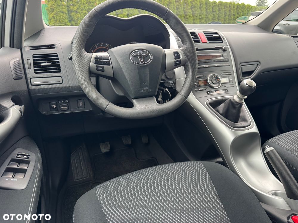 Toyota Auris 1.6 Valvematic Life Plus - 18