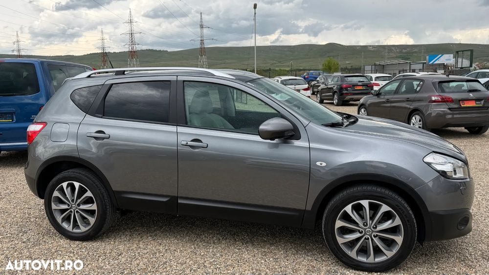 Nissan Qashqai 2.0 DCI 4 x 4 DPF Aut tekna - 18