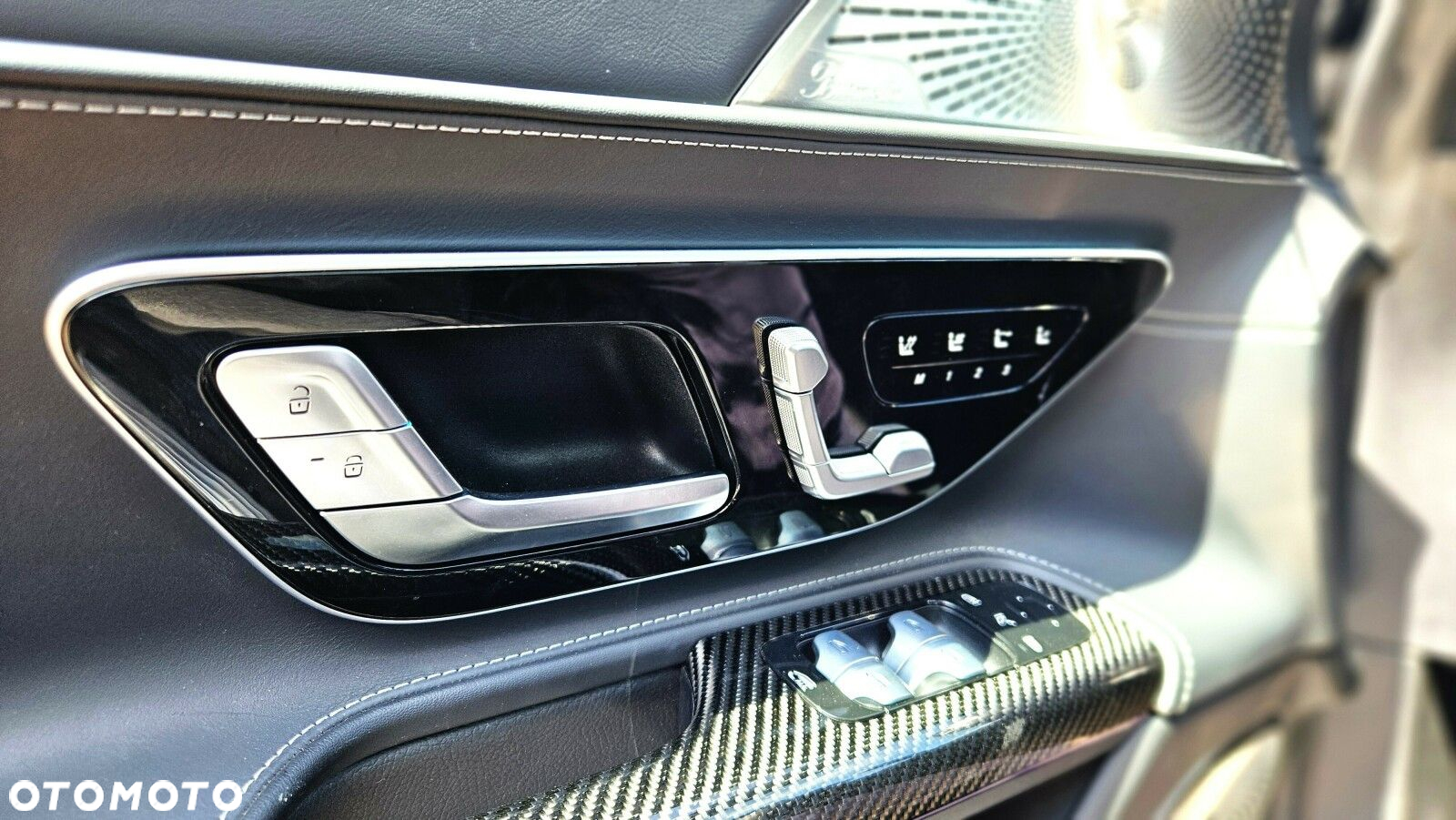 Mercedes-Benz SL AMG 63 4-Matic+ - 21