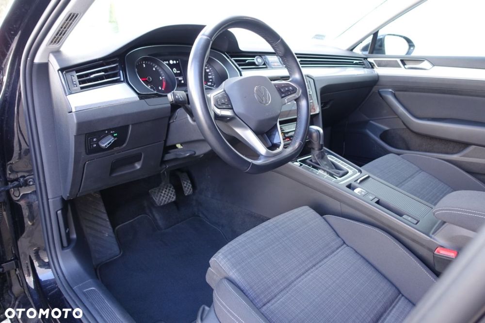 Volkswagen Passat - 13