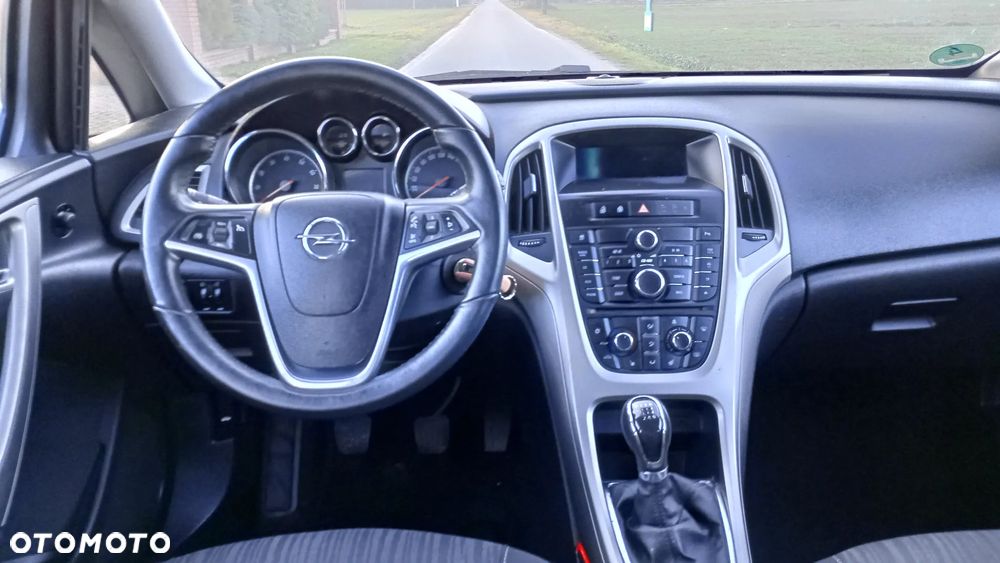 Opel Astra 1.4 Turbo Cosmo - 6