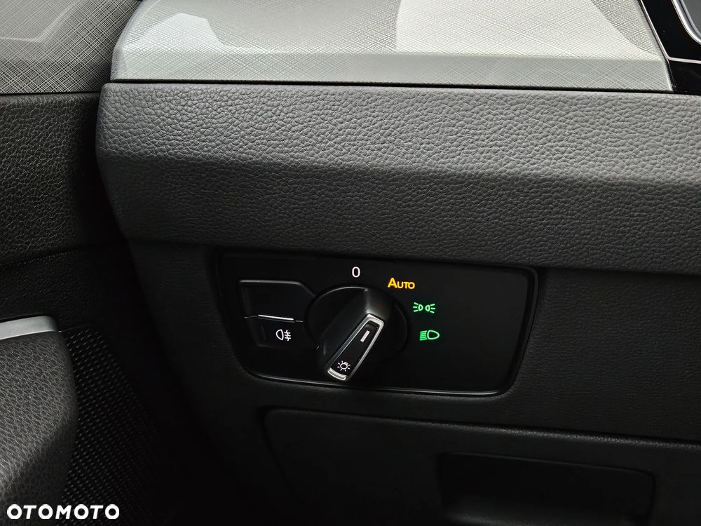 Volkswagen Passat 2.0 TDI EVO Business - 24
