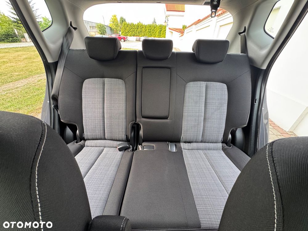 Kia Venga - 26