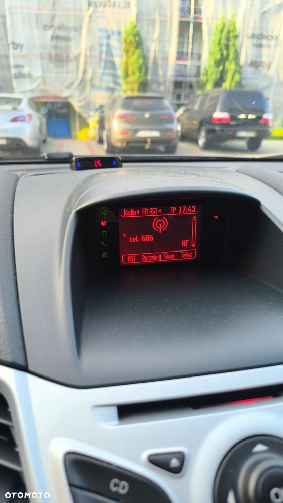Ford Fiesta 1.4 Autom Champions Edition - 13