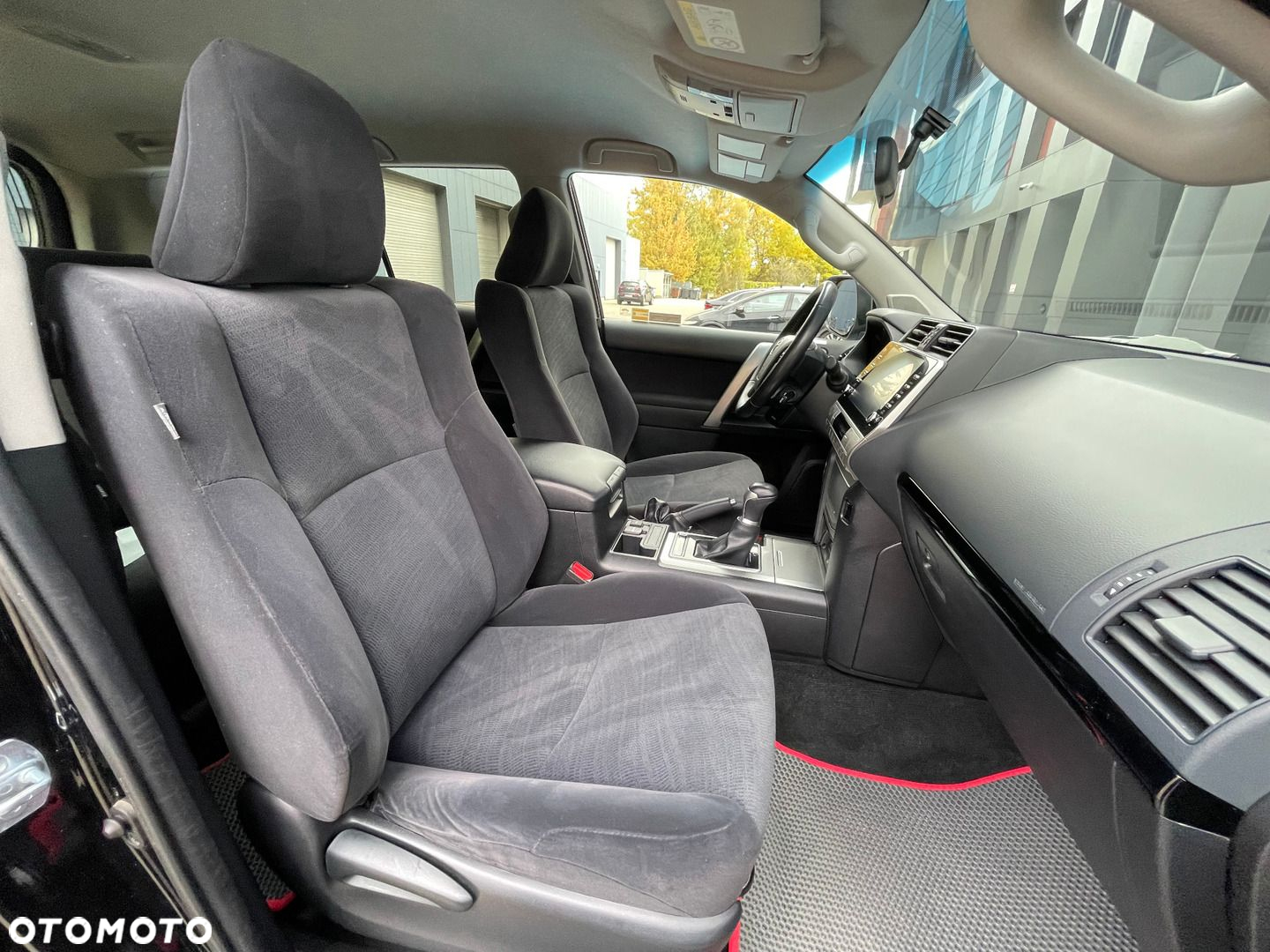 Toyota Land Cruiser - 12