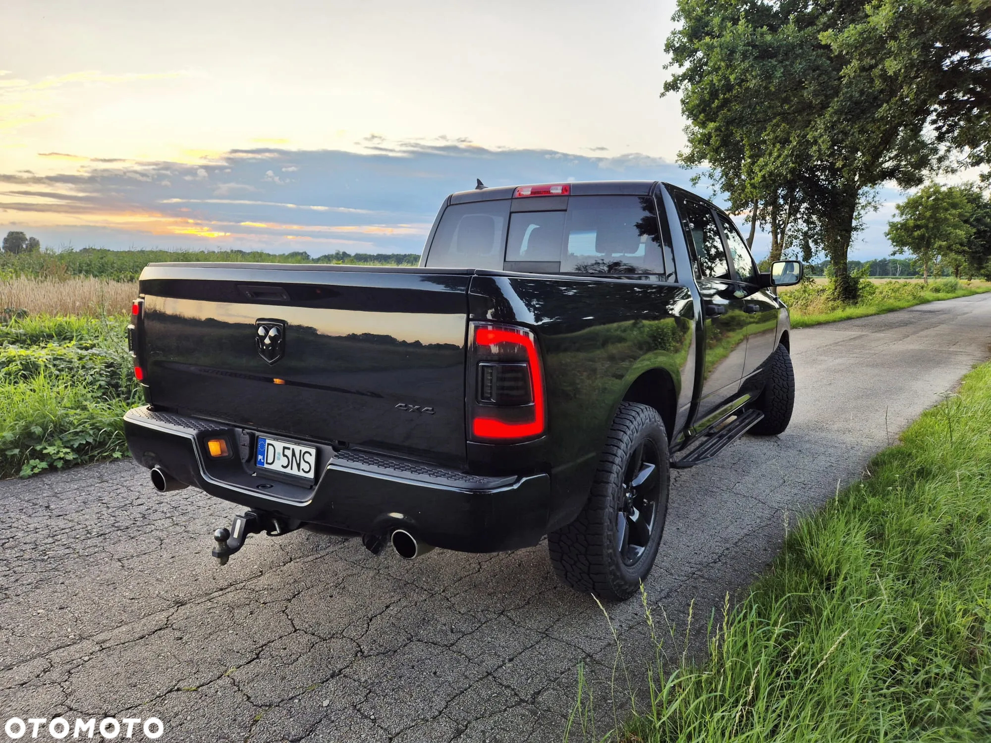 Dodge RAM 1500 5.7 4x4 - 12