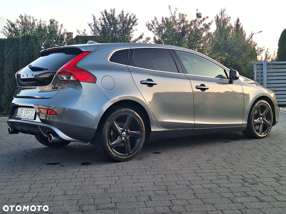 Volvo V40 D4 Momentum - 13