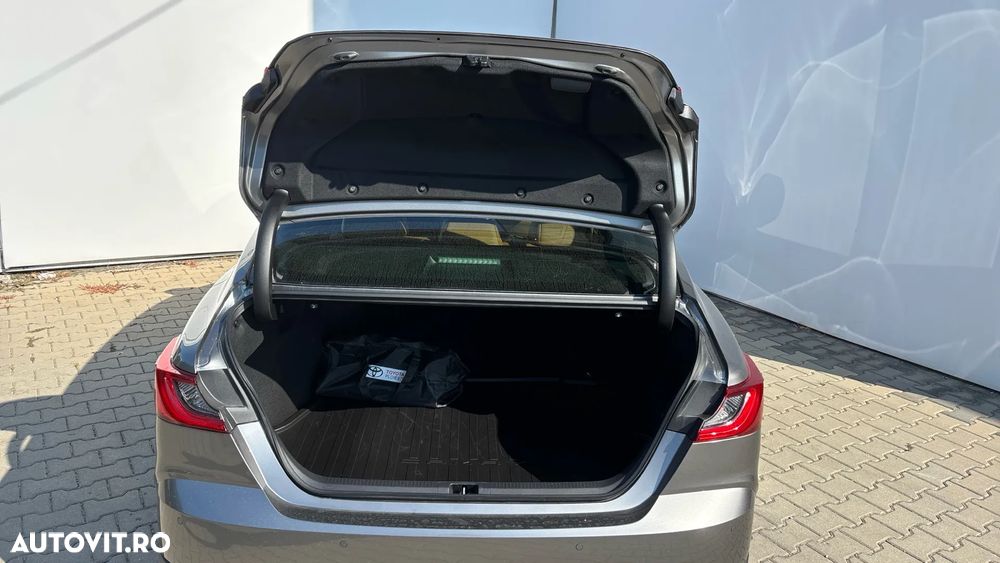 Toyota Camry 2.5 Exclusive - 10