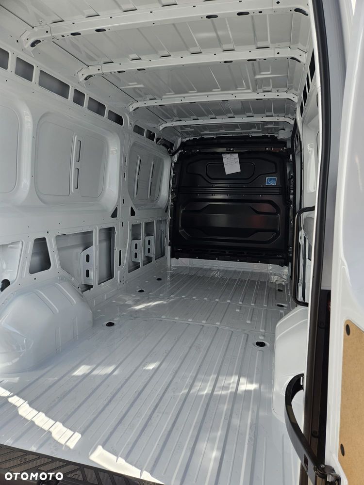 Renault Master RED VAN L3H2 - 5