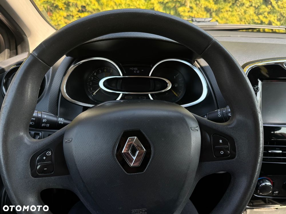 Renault Clio 1.2 16V Life - 24