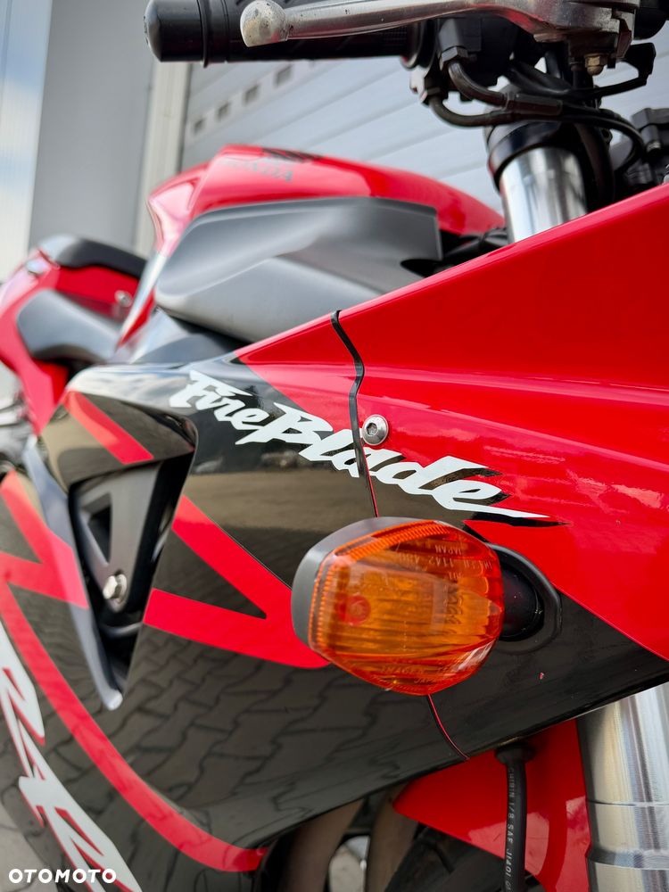 Honda CBR - 19