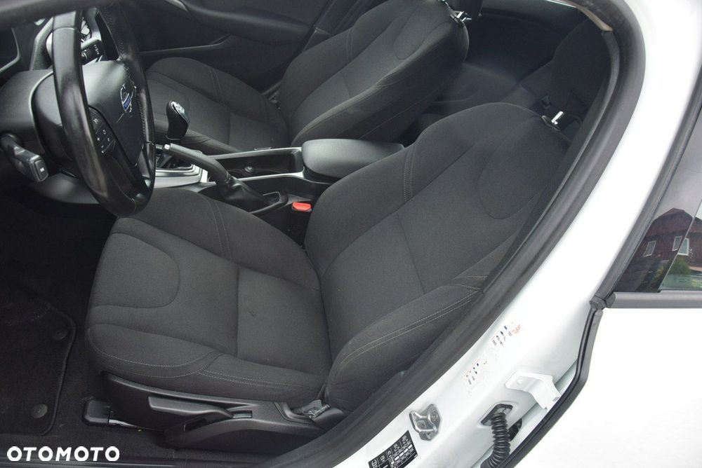 Volvo V40 D2 - 25