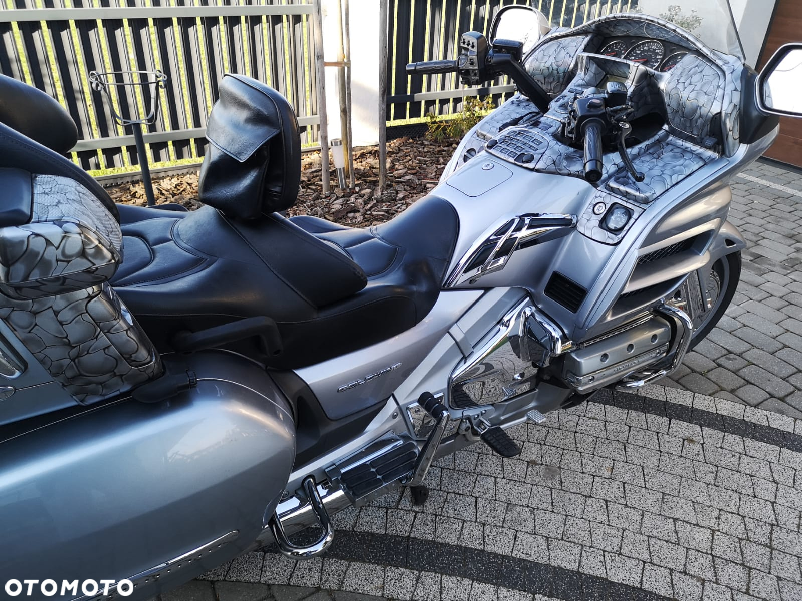 Honda GL - 12