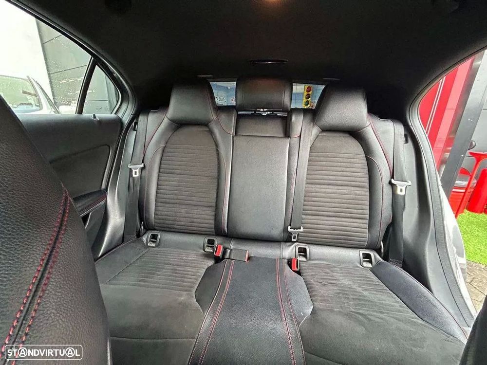 Mercedes-Benz A 180 d AMG Line - 11