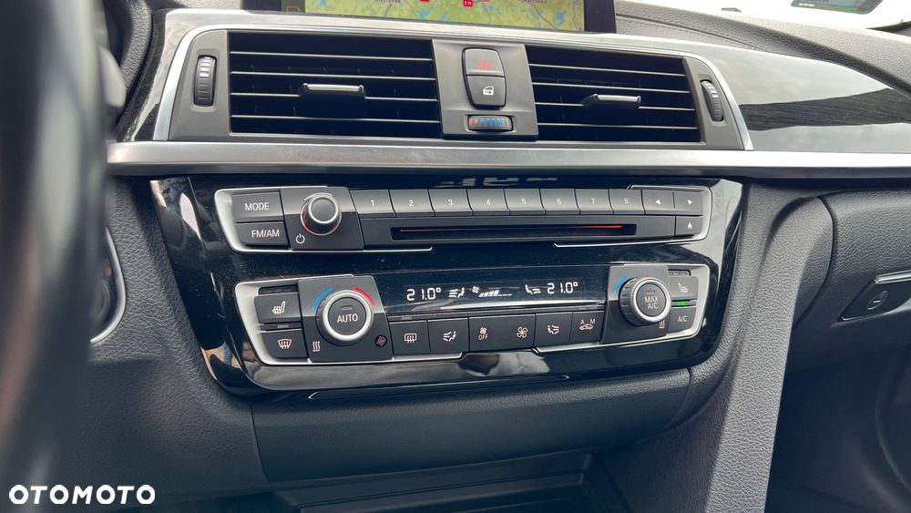 BMW Seria 3 330i Sport Line - 27