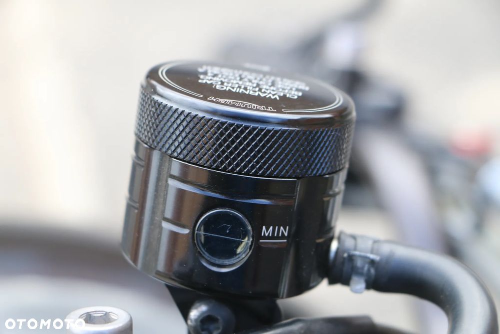 Triumph Bonneville - 21