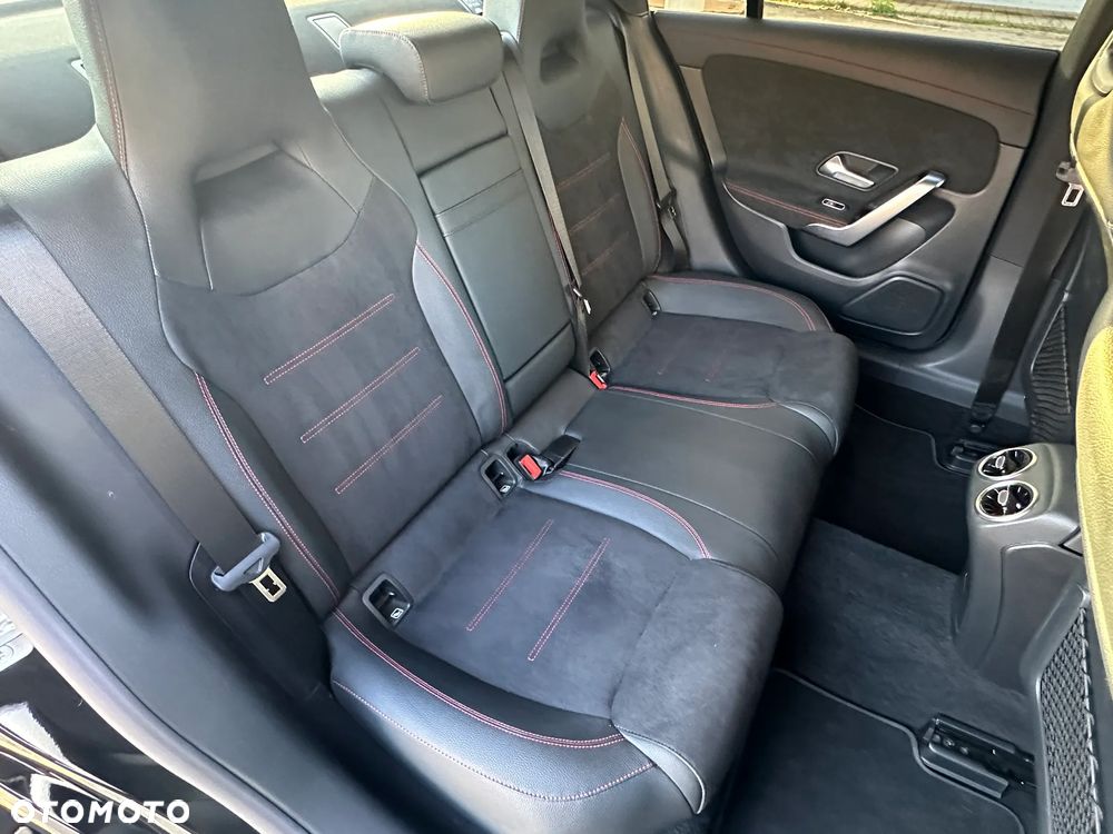 Mercedes-Benz CLA 200 AMG Line 7G-DCT - 16