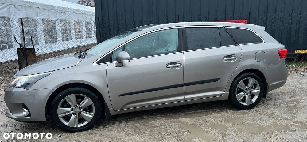 Toyota Avensis 2.0 D-4D Executive - 4