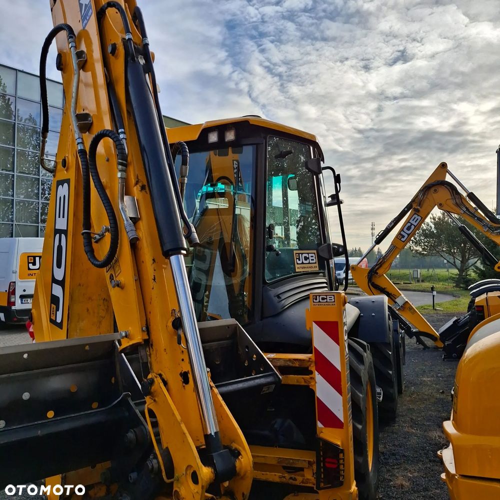 JCB 4CX PLUS AEC - 9