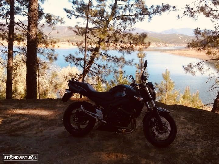 Suzuki GSR Black Edition - 9