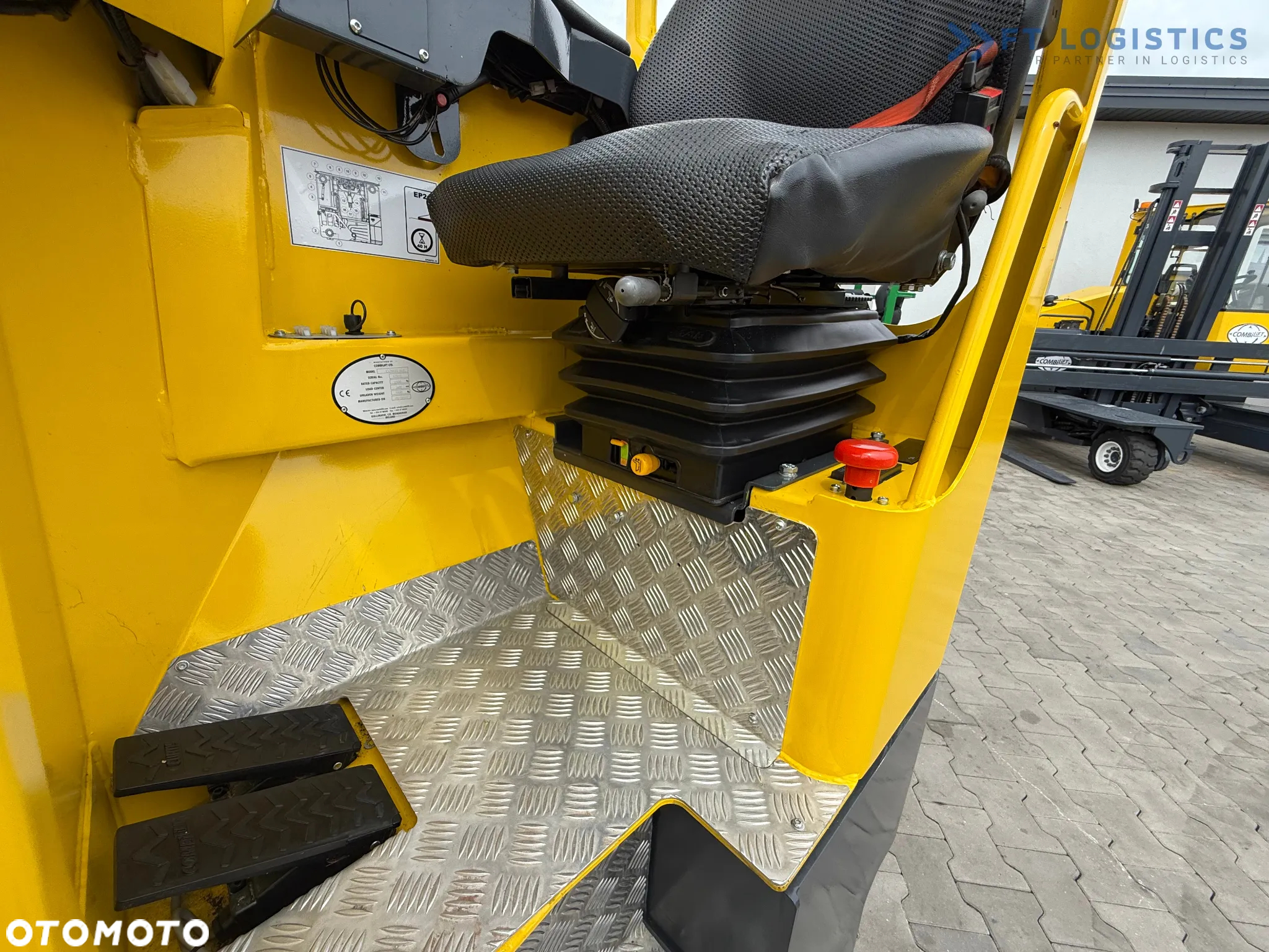 Combilift MR / ELEKTRYCZNY / TRIPLEX - 6000MM / WOLNY SKOK / SZEROKI POZYCJONER / PRZESUW WIDEŁ / JEDYNIE 1400MTH / JAK NOWY - 11