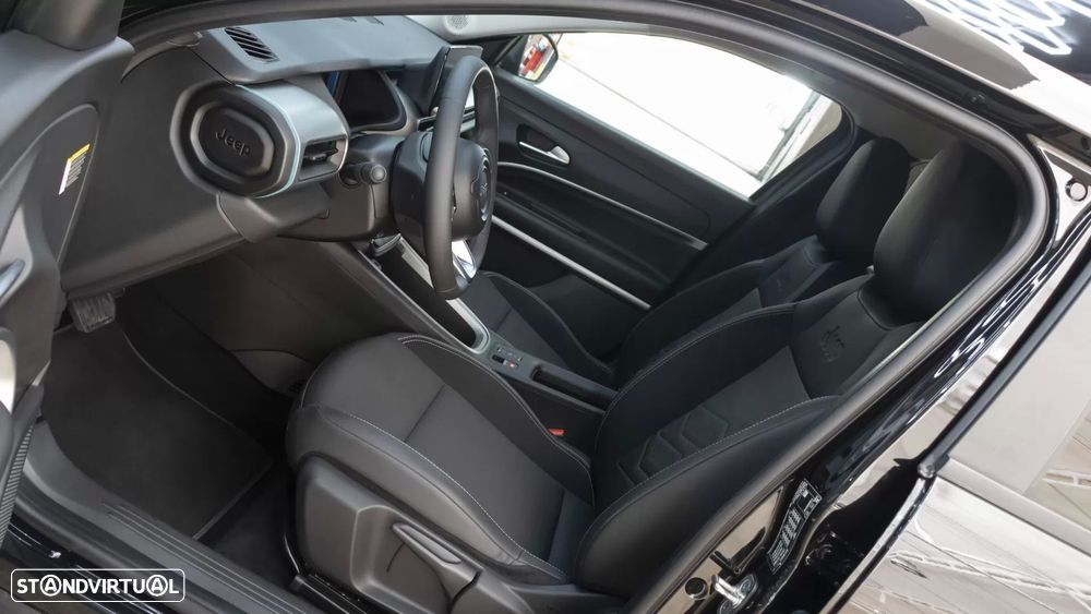 Jeep Avenger 54 kWh Altitude - 17