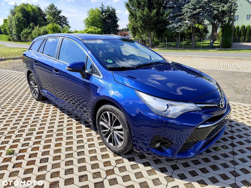 Toyota Avensis - 1