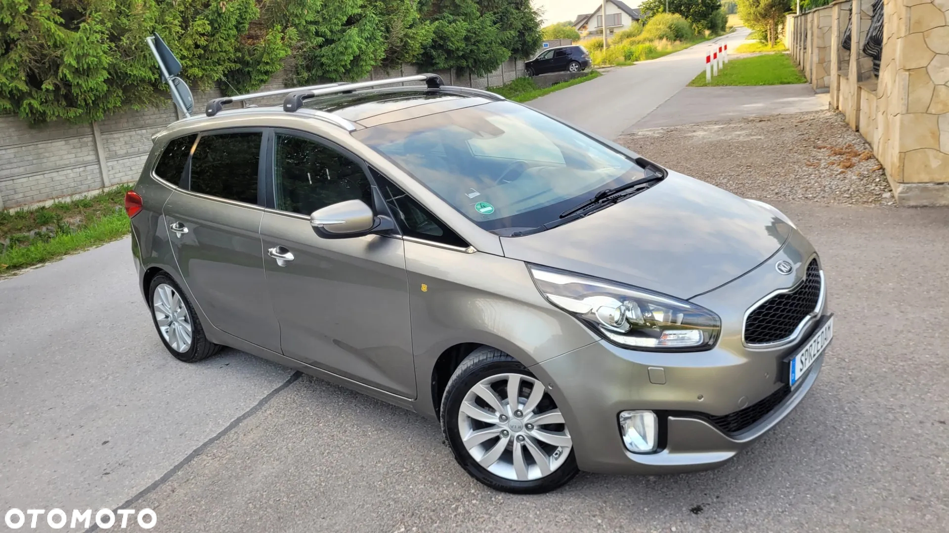 Kia Carens 1.7 CRDi XL 7os - 11
