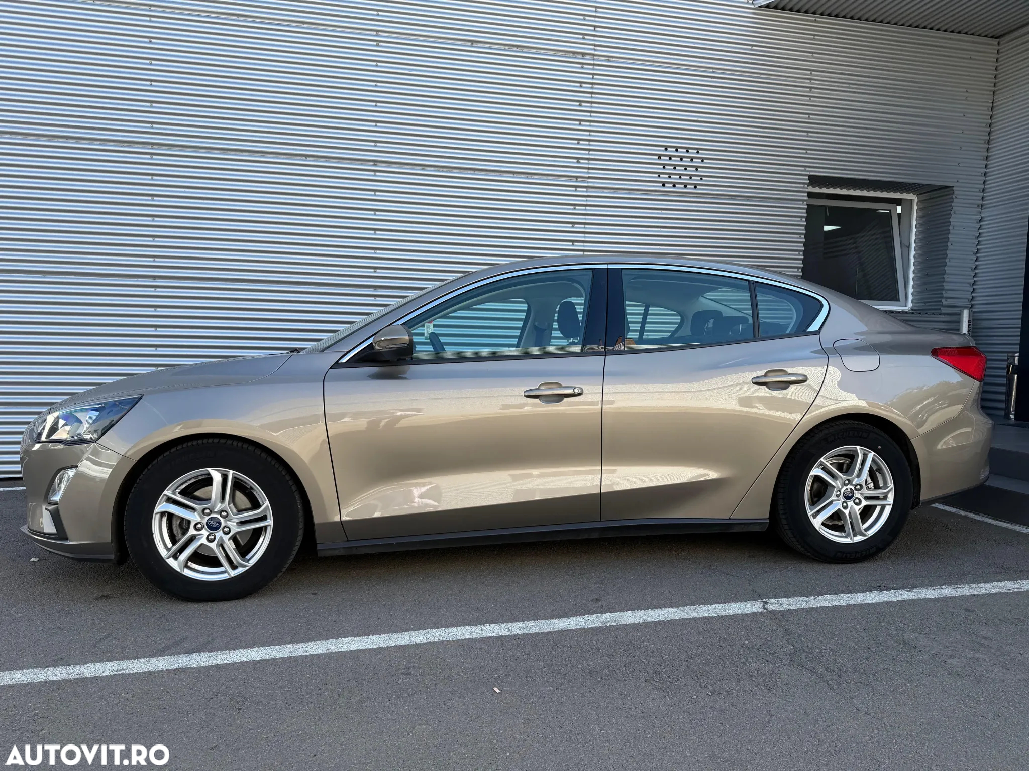 Ford Focus 1.0 EcoBoost Trend Edition - 14