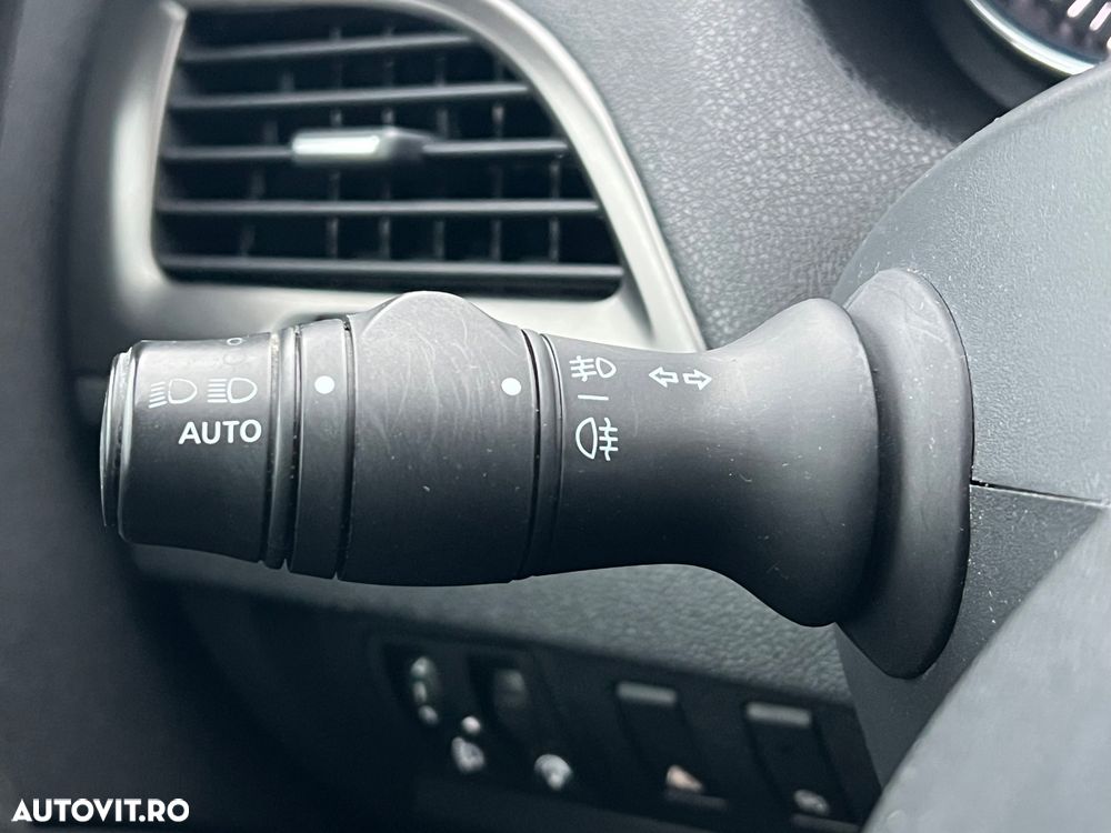 Renault Megane ENERGY TCe 130 Start & Stop Paris - 10