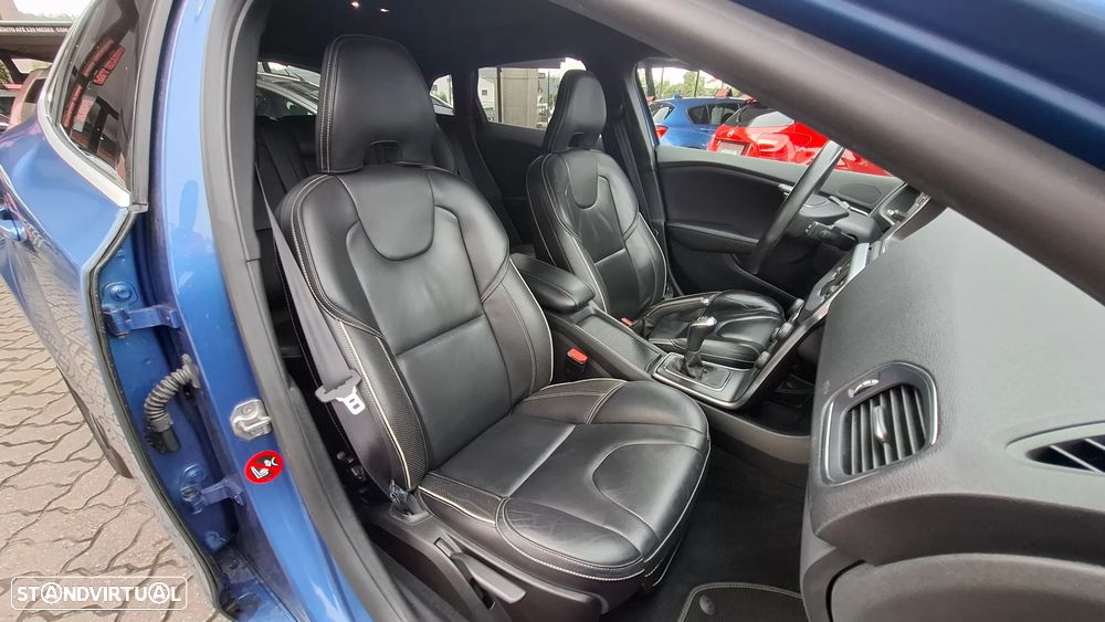 Volvo V40 2.0 D2 R-Design - 32