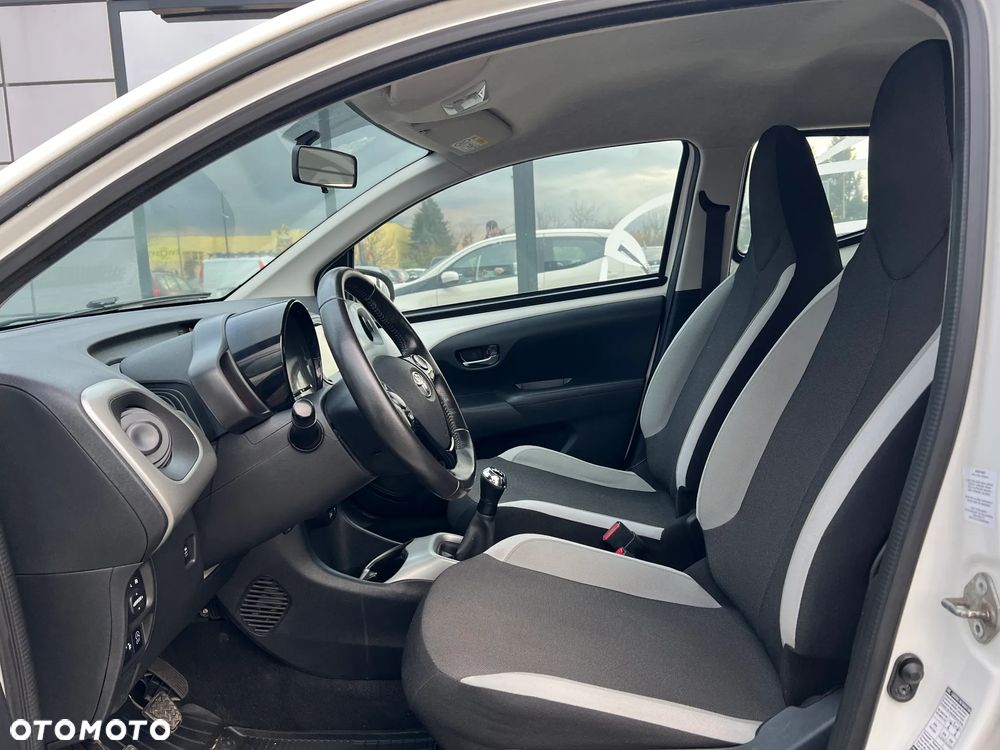 Toyota Aygo x-clusive Style Selection - 17