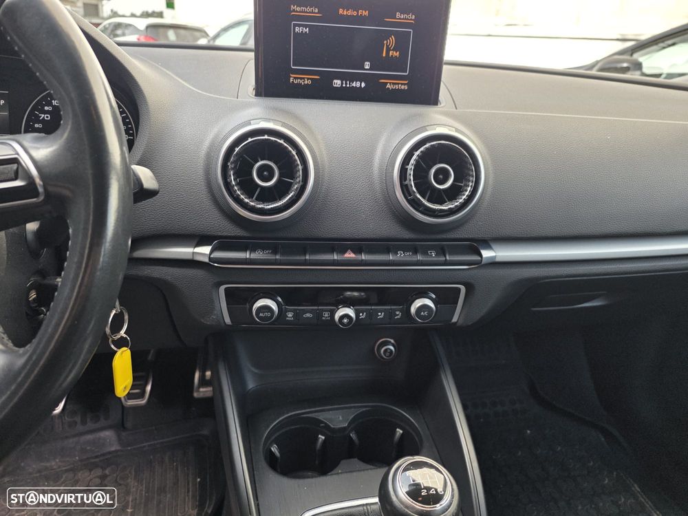 Audi A3 Sportback 1.6 TDI (clean diesel) S line Sport Pack - 11