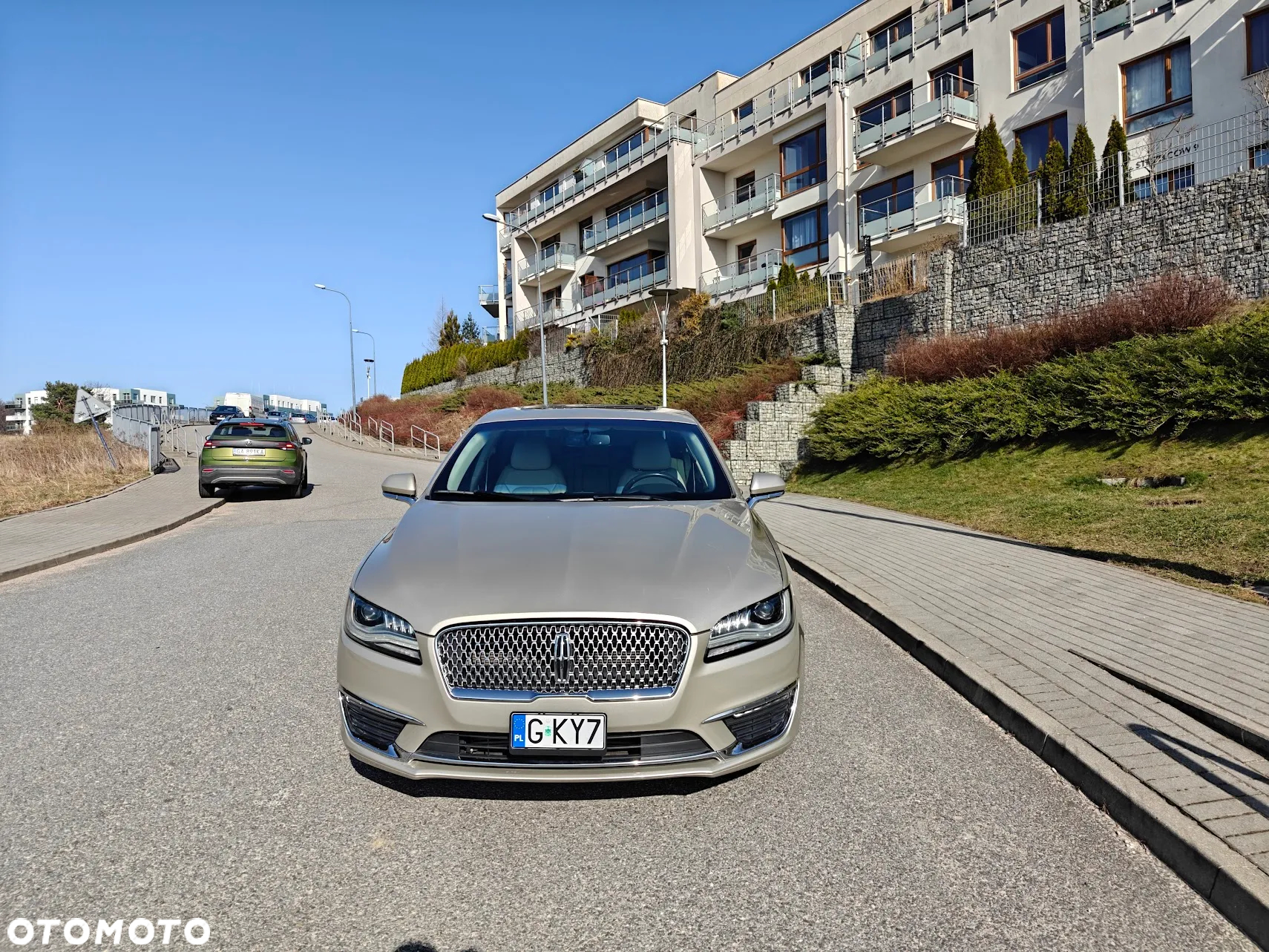 Lincoln MKZ - 2