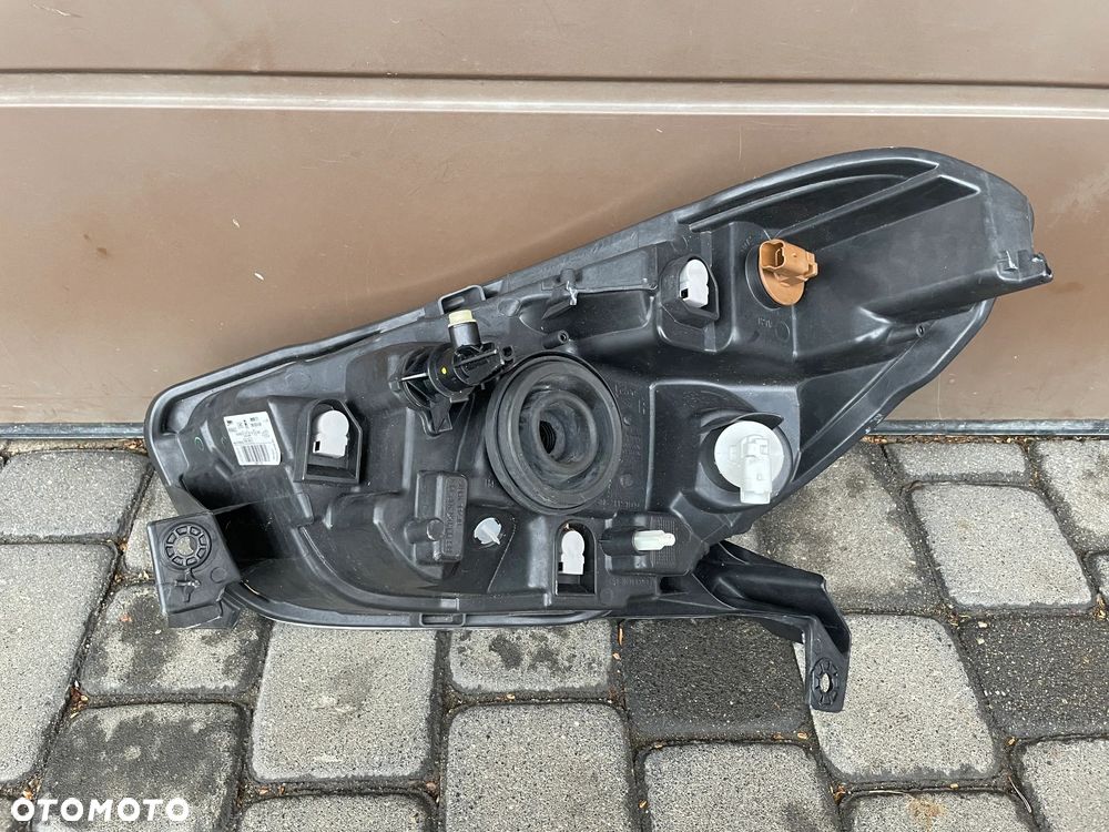 DACIA LODGY DOKKER reflektor lampa prawa PRZÓD przednia EU - 4