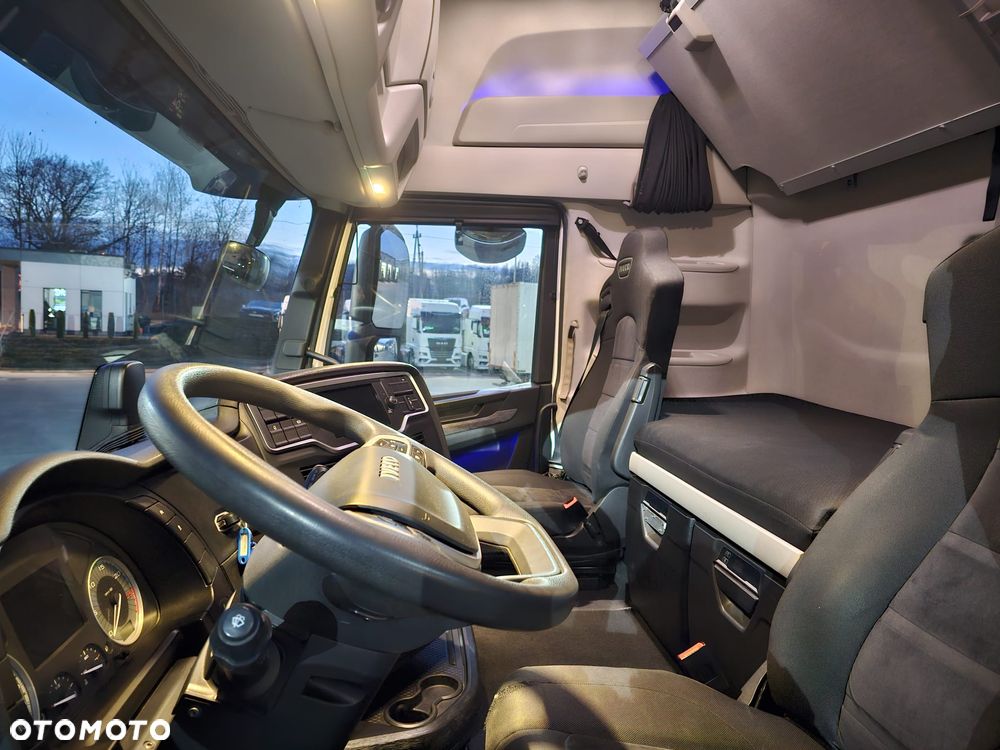 Iveco S-WAY 460 CNG METAN / STANDARD / RETARDER - 11