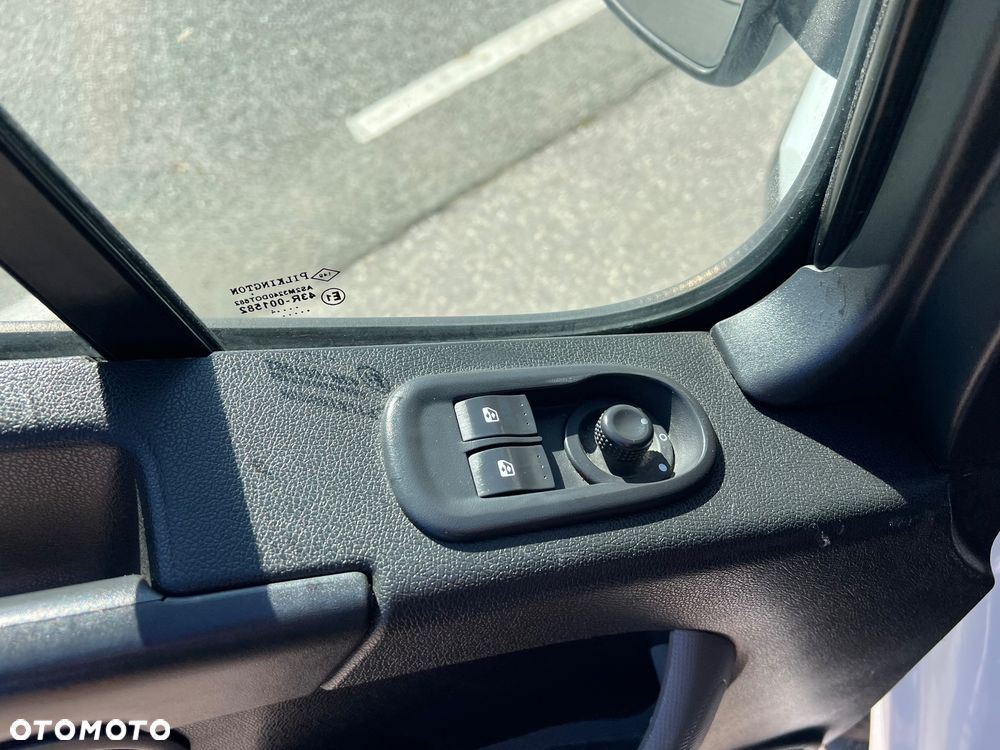 Nissan NV400 - 18