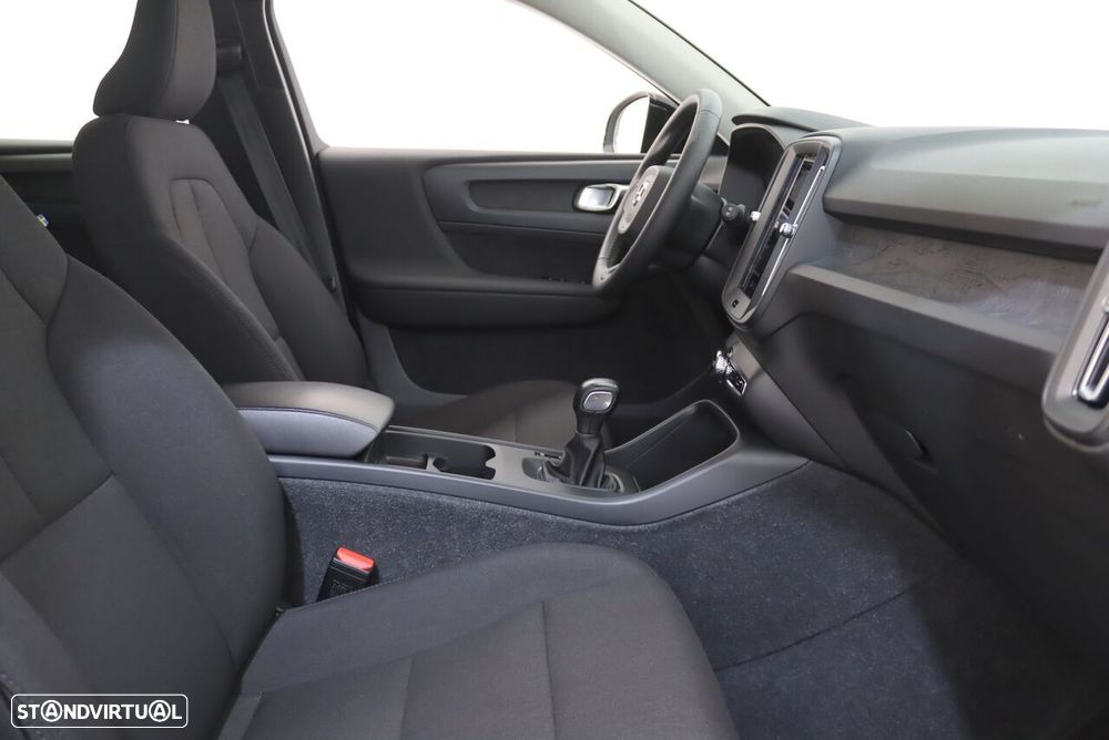 Volvo XC 40 1.5 T2 Momentum Core - 7