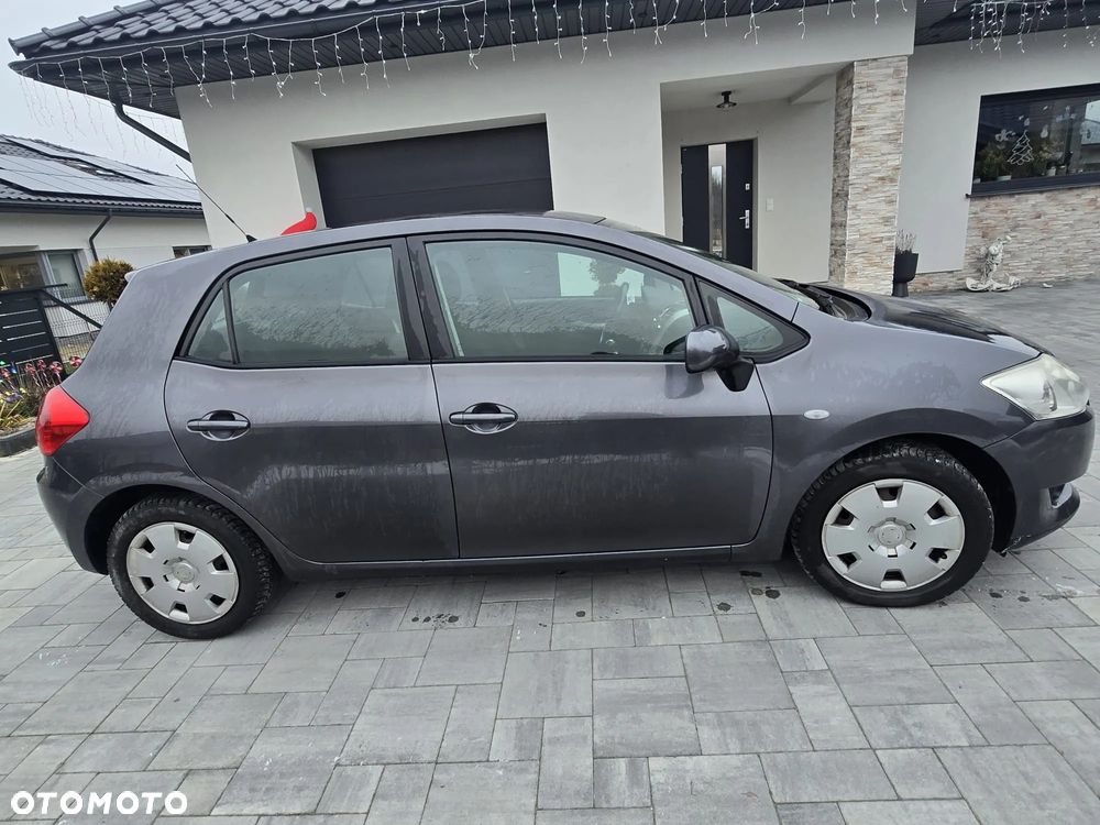 Toyota Auris 1.4 VVT-i Terra - 4