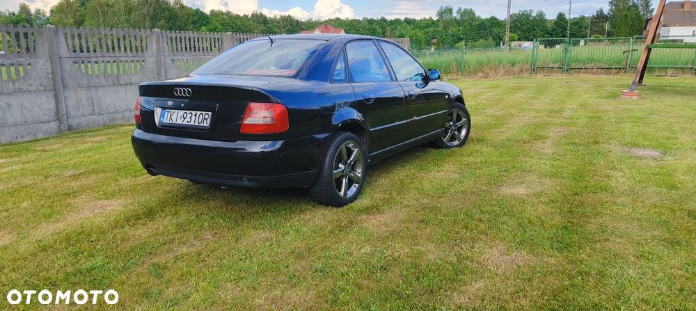 Audi A4 Limousine - 4