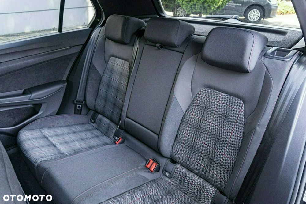 Volkswagen Golf - 31