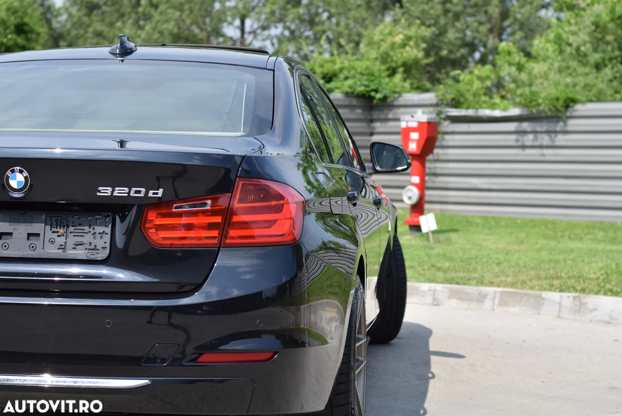 BMW Seria 3 320d Aut. Luxury Line - 37