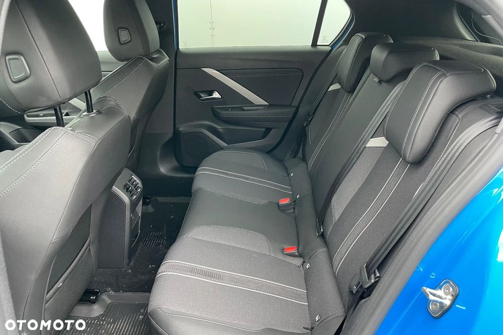 Opel Astra 1.2 T mHEV GS eDTC - 11