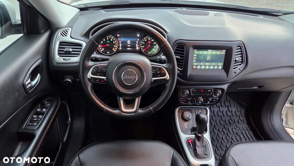 Jeep Compass 2.4I 4x4 Automatik Limited - 14