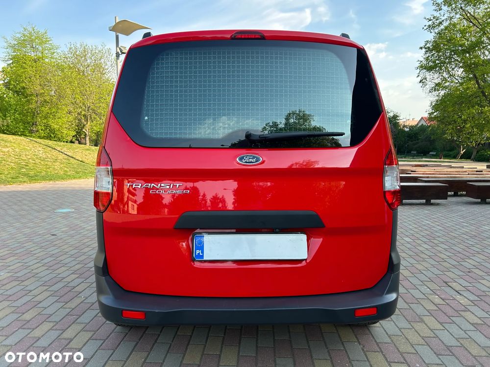 Ford Transit Courier - 35