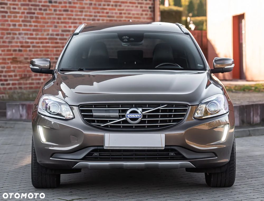 Volvo XC 60 D4 AWD Geartronic Momentum - 4