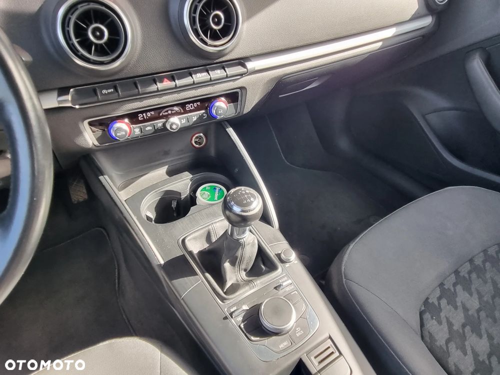 Audi A3 3-drzwiowe 1.6 TDI - 19
