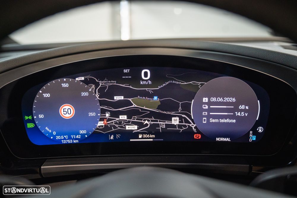 Porsche Macan Electric - 11