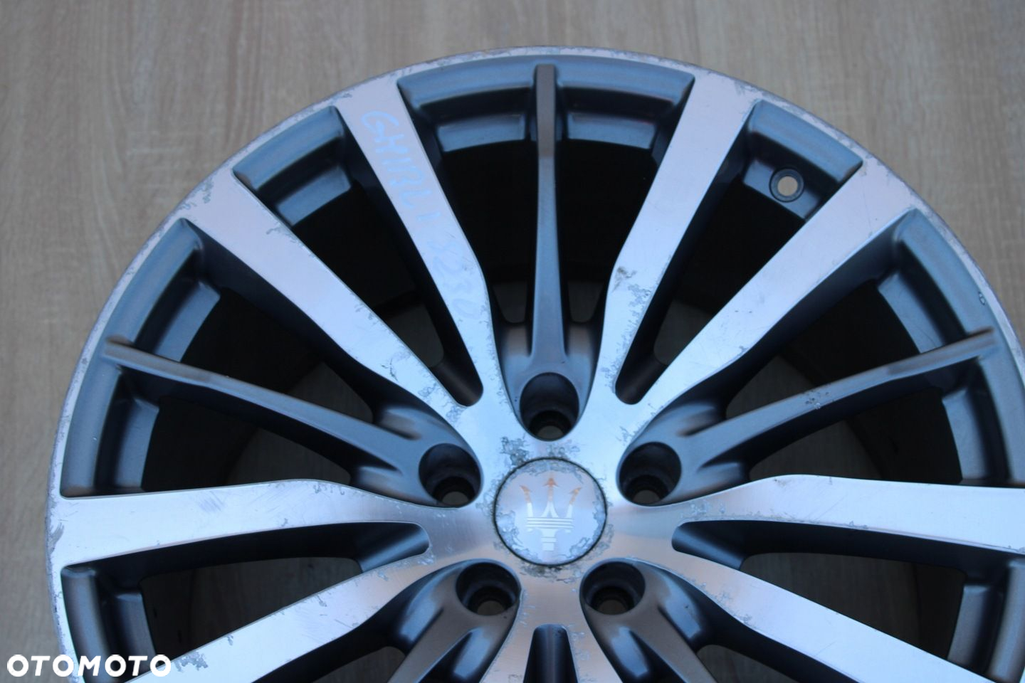 FELGA ALIMINIOWA 19" MASERATI GHIBLI 10J 5x114,3 ET40 - 2